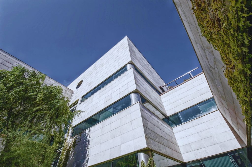 Fachada del edificio de Prismalia en Las Rozas de Madrid
